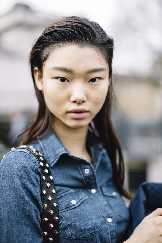 Street fashion: modelki off duty na London Fashion Week AW17