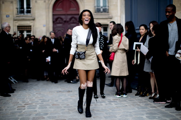 Street fashion: modelki off duty na Paris Fashion Week AW17