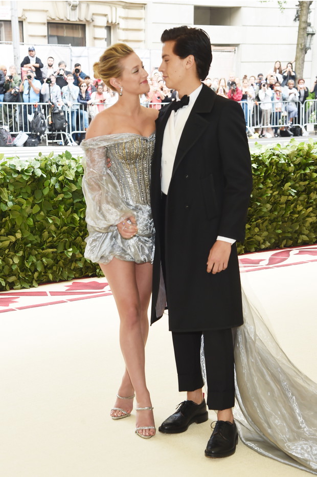 Cole Sprouse i Lili Reinhart na Met Gala 2018.
