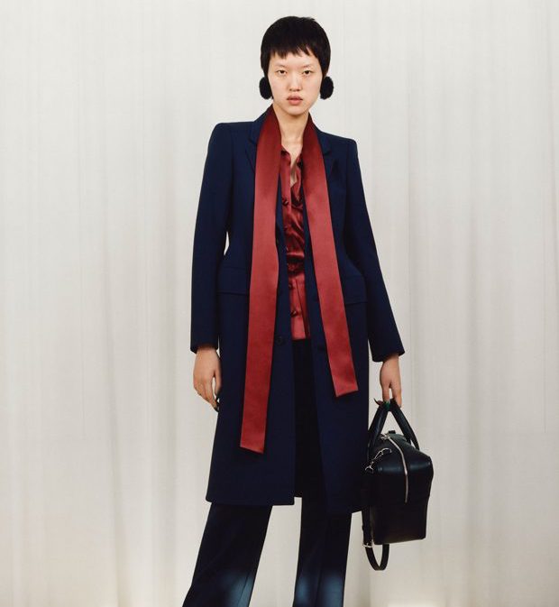 Granatowy garnitur Balenciaga Pre-Fall 2017