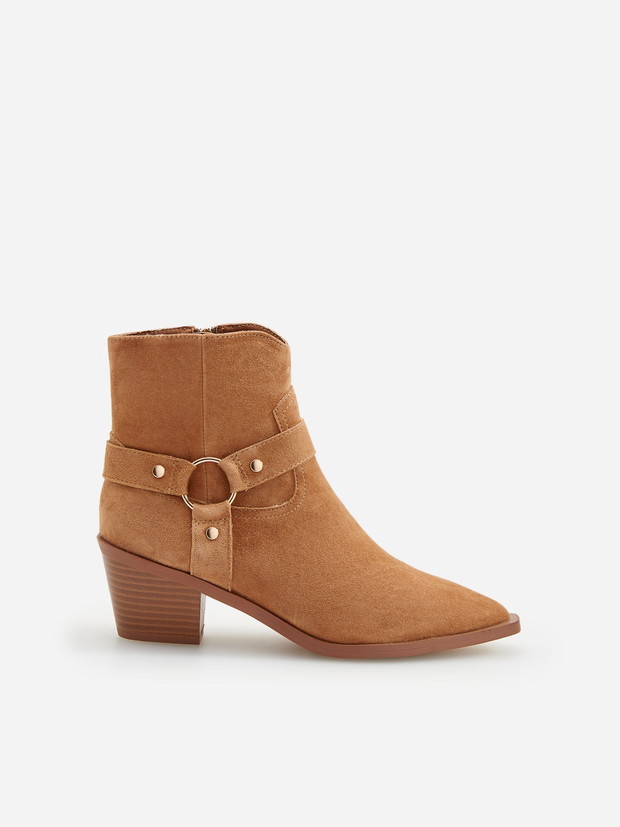 Buty Reserved