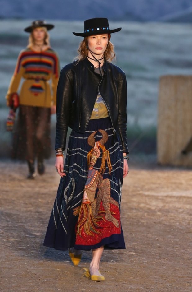 Dior Restort 2018 - zamszowa kurtka