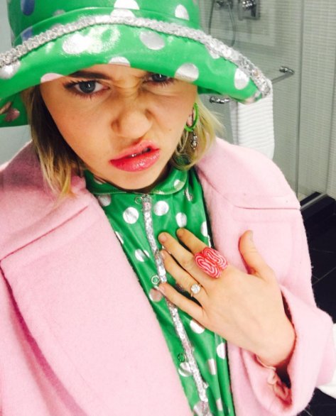 Pierścionek zaręczynowy Miley Cyrus