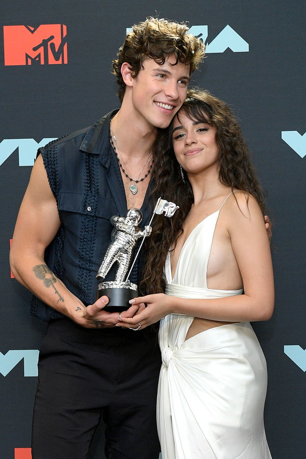 Shawn Mendes i Camila Cabello zaśpiewali Señorita na MTV VMA 2019