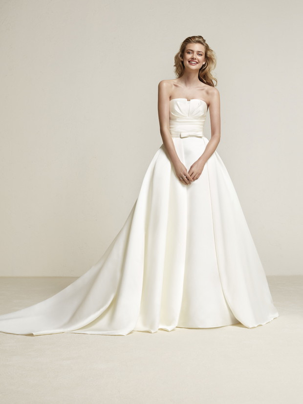 Suknia ślubna Pronovias model Draminia