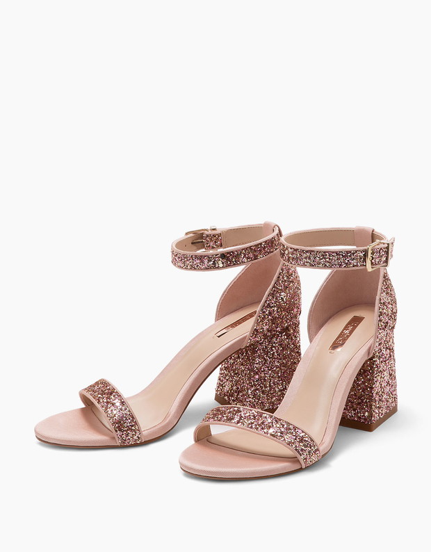 Modne buty na lato Bershka