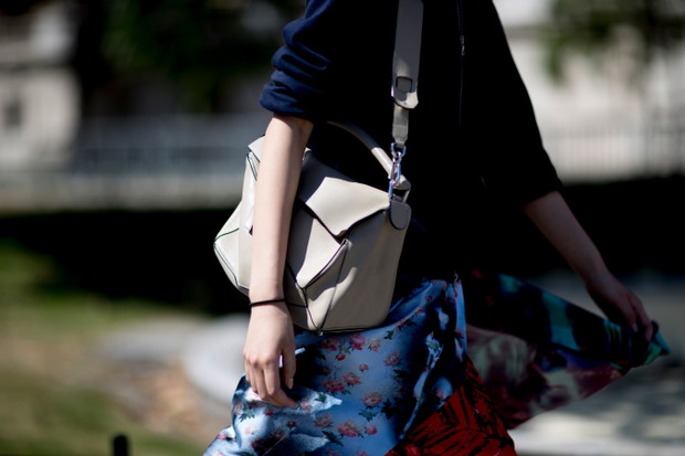 Dodatki modelek na Paris Fashion Week haute couture jesień-zima 2017/18