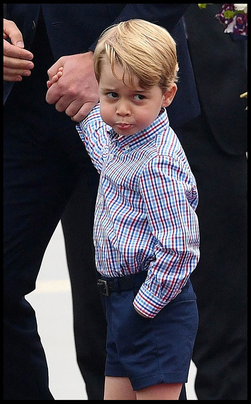 Charlotte i George w Polsce. Księżna Kate i Książę William do Warszawy przylecieli z dziećmi