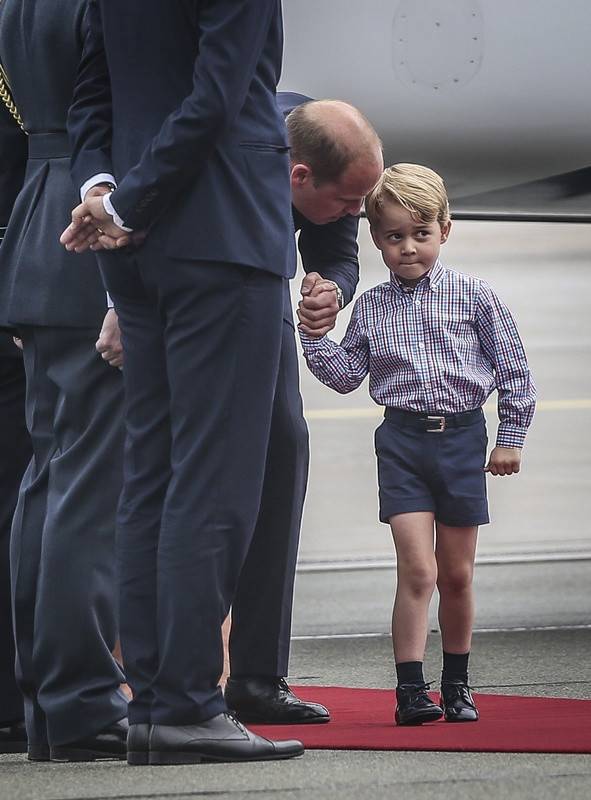 Charlotte i George w Polsce. Księżna Kate i Książę William do Warszawy przylecieli z dziećmi
