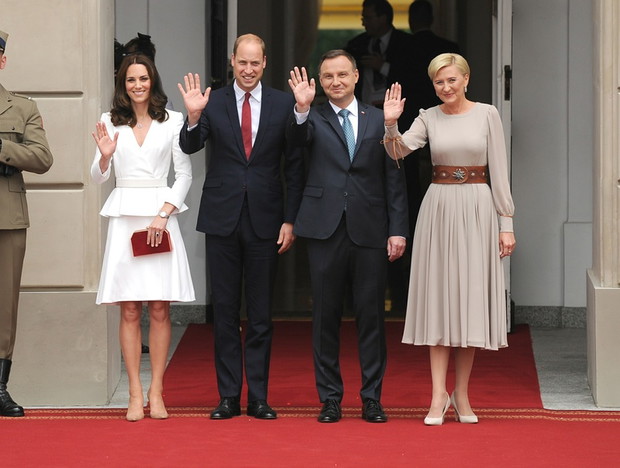 Księżna Kate, książę William, prezydent Andrzej Duda i pierwsza dama Agata Kornhauser-Duda podczas wizyty w Warszawie, 17