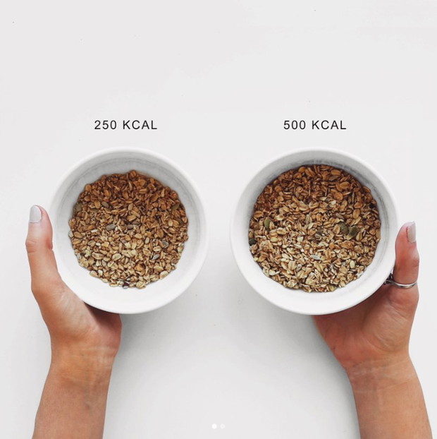 Licznik kalorii zdrowej żywności: 50 g granoli vs 100 g granoli