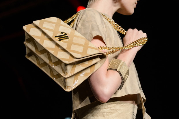 Modna torebka na jesień i zimę 2017/2018: Moschino