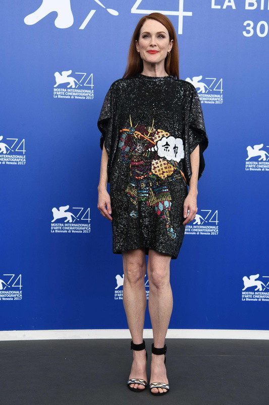 Festiwal Filmowy w Wenecji 2017: Julianne Moore na konferencji prasowej filmu Suburbicon, 02