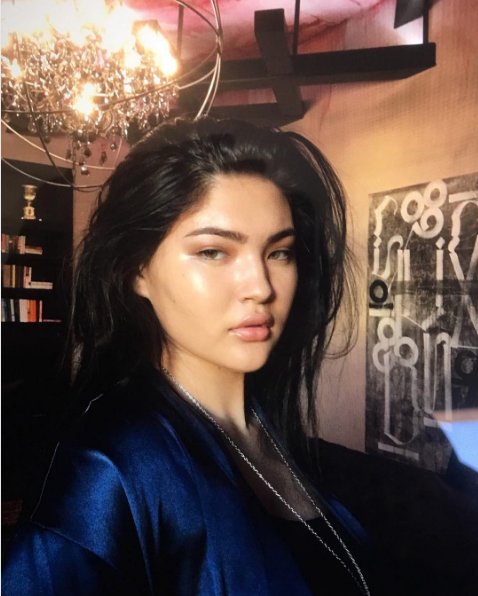 Natalie Nootenboom - azjatycka modelka plus size