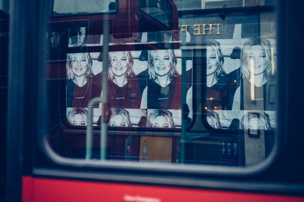 Plakaty z Kate Moss dla Reserved na ulicach Londynu