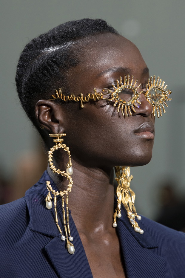 Modna biżuteria 2020: wybiegi haute couture