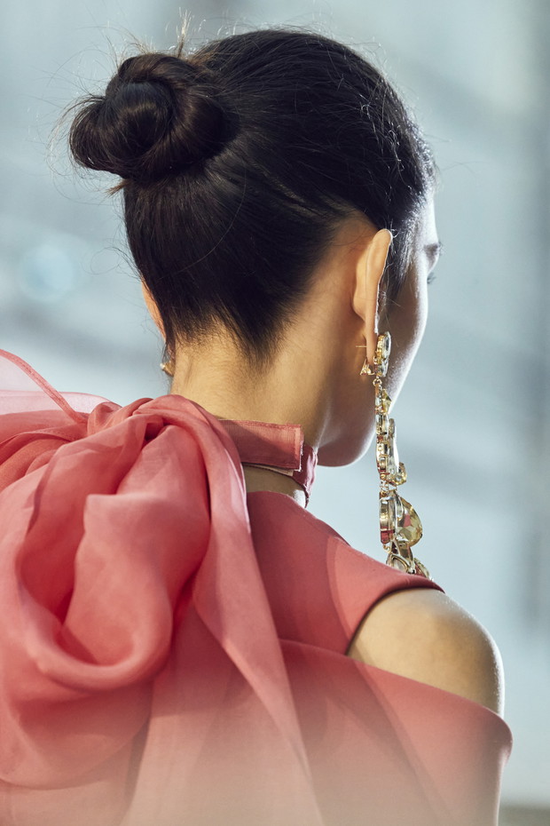 Modna biżuteria 2020: wybiegi haute couture