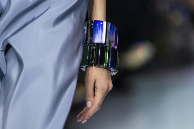 Modna biżuteria 2020: wybiegi haute couture