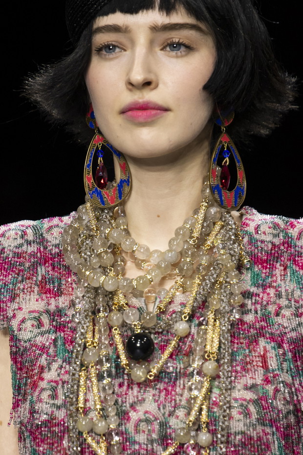 Modna biżuteria 2020: wybiegi haute couture