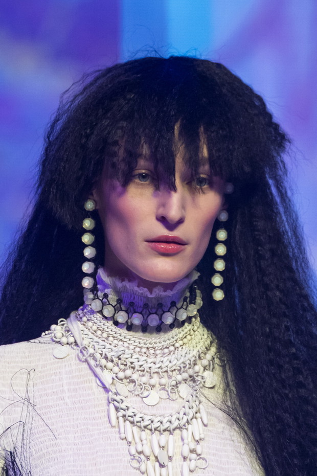Modna biżuteria 2020: wybiegi haute couture