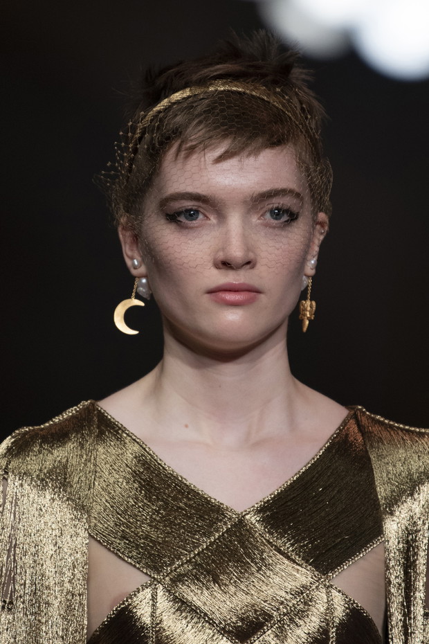 Modna biżuteria 2020: wybiegi haute couture