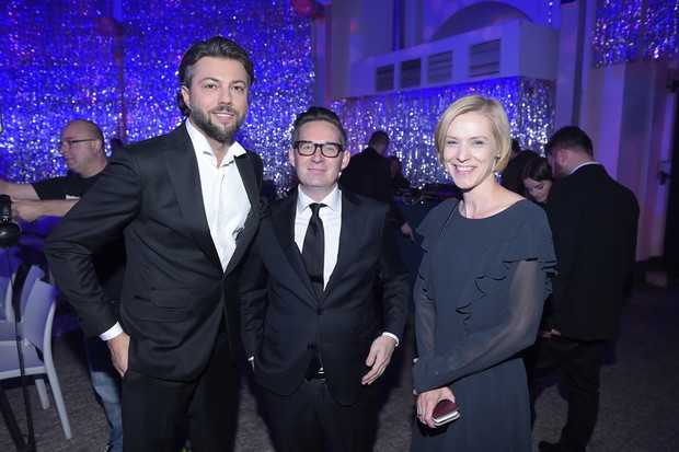Olivier Janiak, Michał Helman i Edyta Pudłowska (Burda Media Polska) podczas ELLE Style Awards 2017 - relacja i wyniki