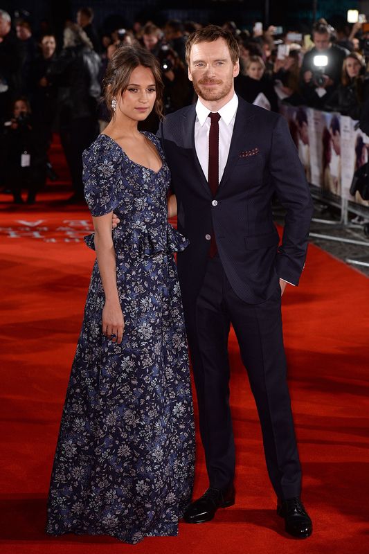 Alicia Vikander i Michael Fassbender na premierze filmu Światło między oceanami w Londynie, 19