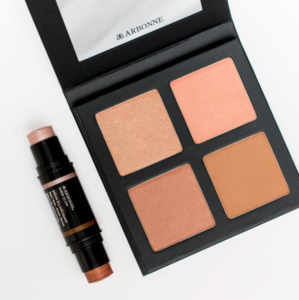 Rozświetlacz w sztyfcie Sheer Glow z linii Arbonne Makeup