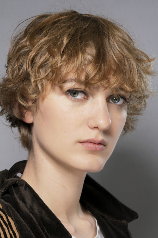Modne krótkie fryzury 2020 - Dior