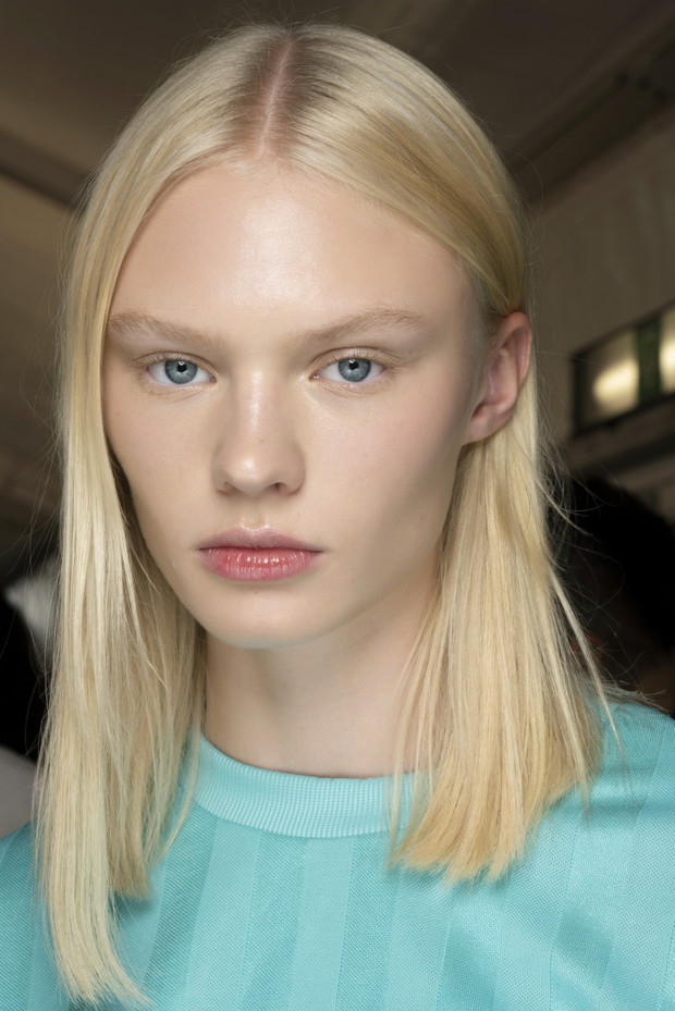 Modne krótkie fryzury 2020 - Givenchy