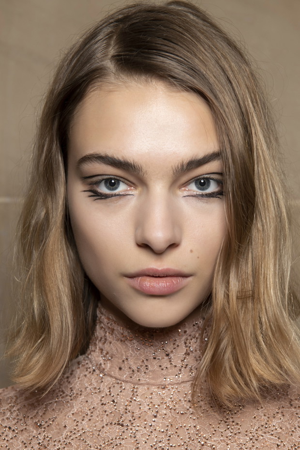 Modne krótkie fryzury 2020 - Ralph & Russo
