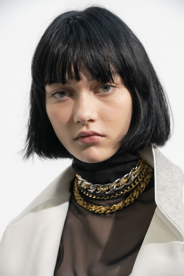 Modne krótkie fryzury 2020 - Sacai