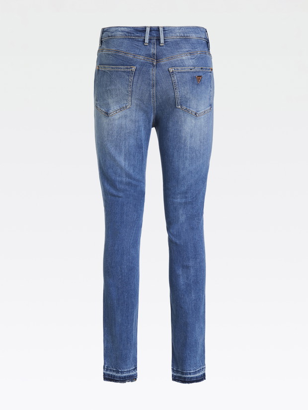 Denim w stylu eko - nowa zrównoważona kolekcja marki GUESS