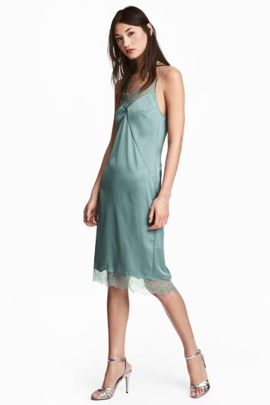 Wyprzedaż online w H&M: sukienka, 139,90 zł zamiast 199 zł