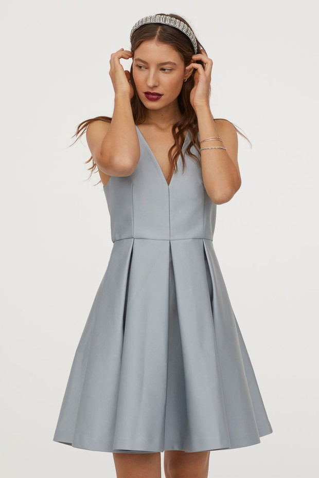 Wyprzedaż online w H&M: sukienka, 99,90 zł zamiast 229,99 zł