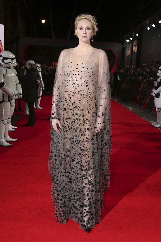Gwendoline Christie na premierze filmu Gwiezdne wojny: Ostatni Jedi w Londynie, 12