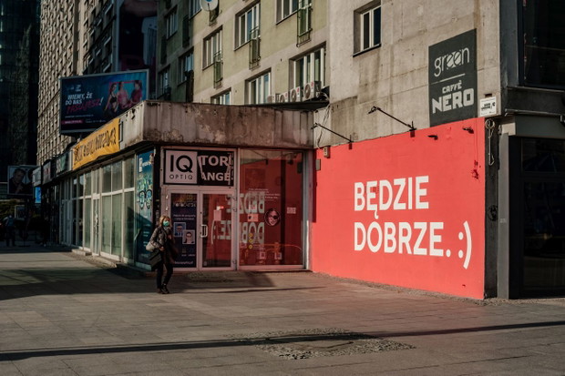 Murale z pozytywnym przekazem od Good Looking Studio