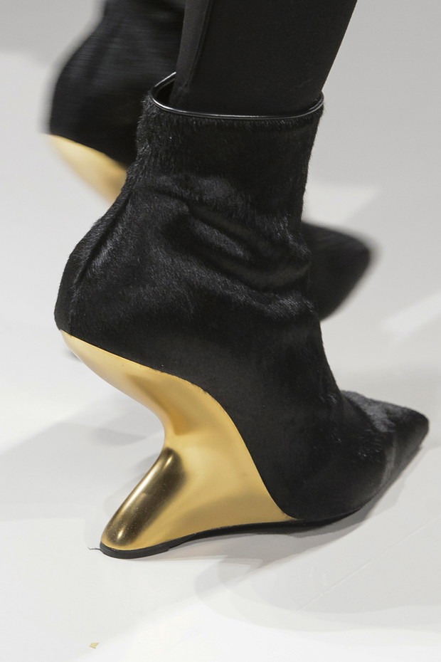 Dziwne buty