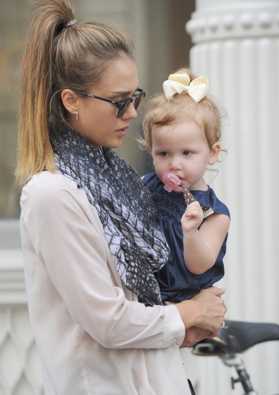 Jessica Alba i Haven Garner Warren, 2013 rok