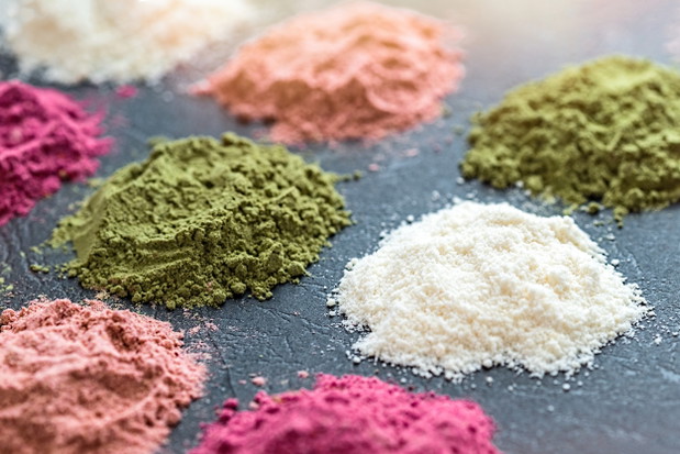 Najmodniejsze dania 2018: sproszkowane superfoods