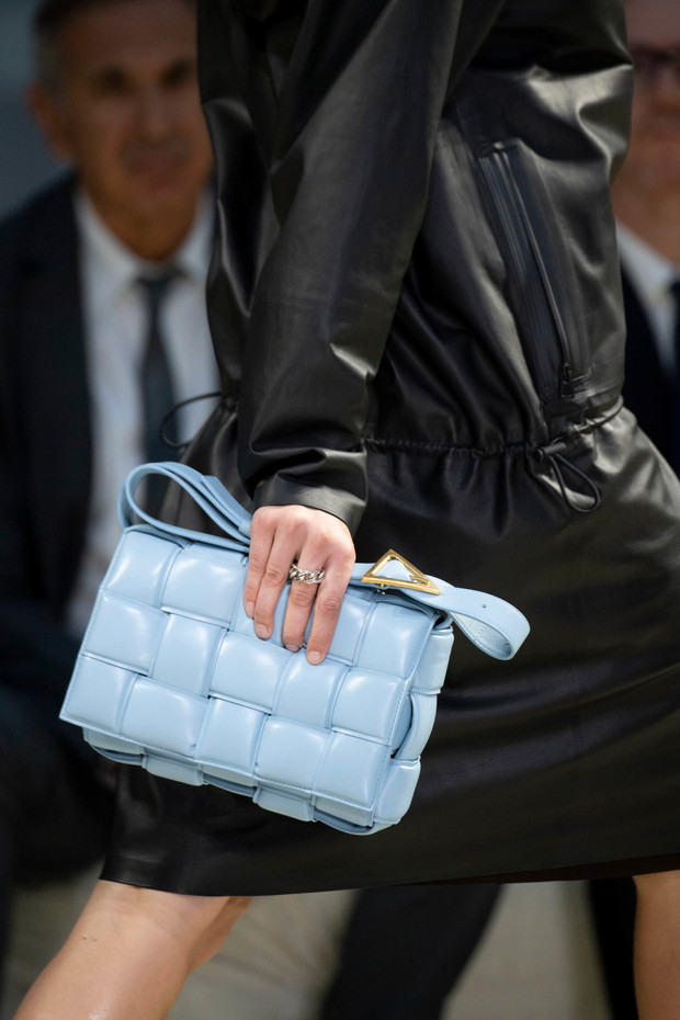 Model torebki Padded Cassette od Bottega Veneta