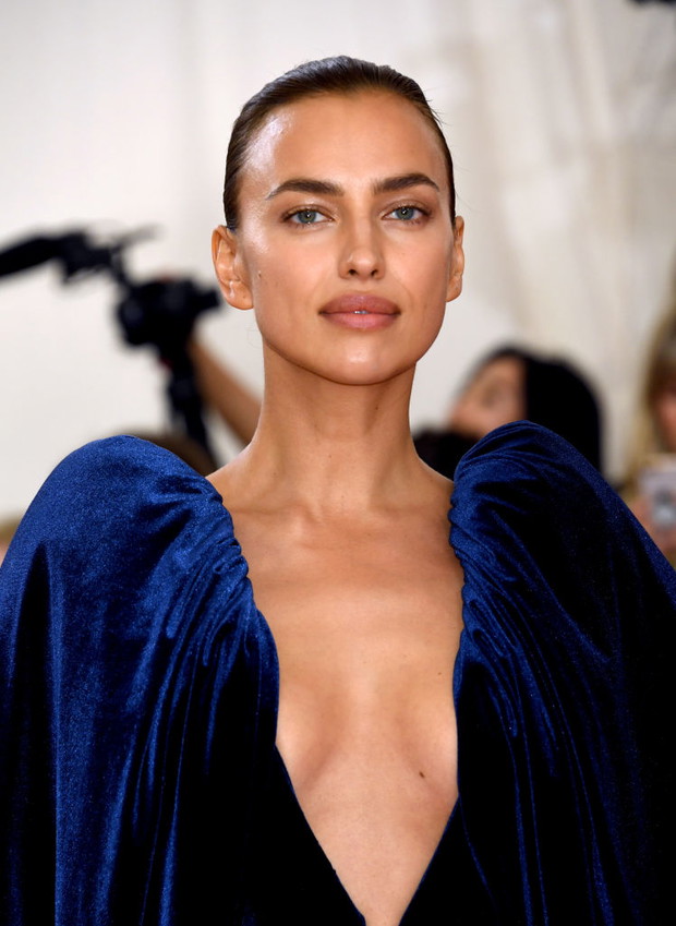 Najpiękniejsze fryzury i makijaże z Met Gala. Gigi Hadid, Rihanna i Irina Shayk