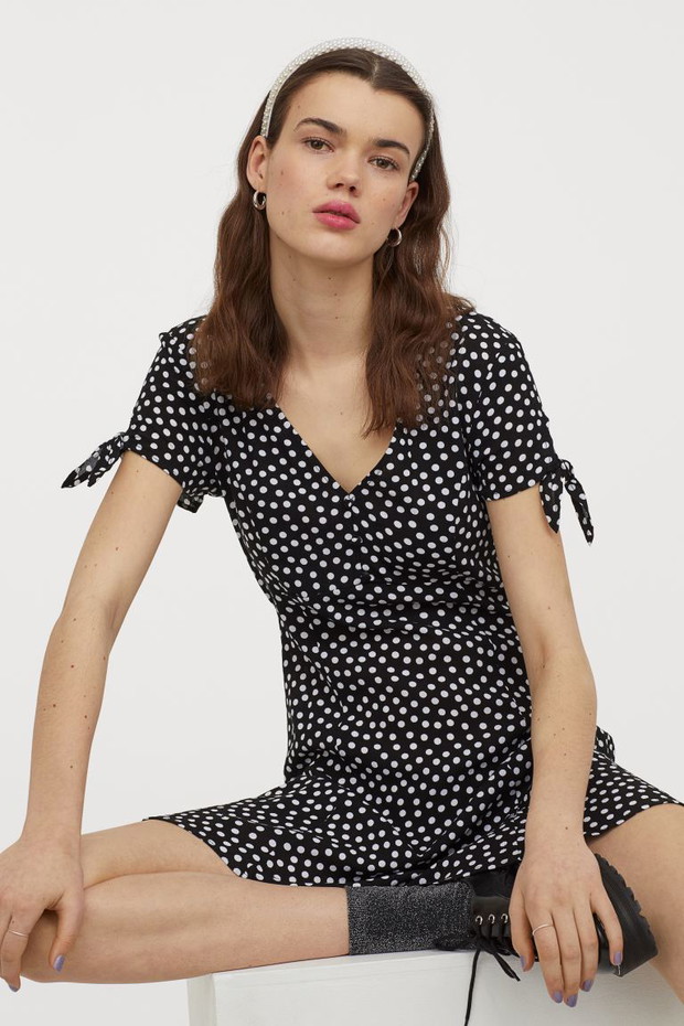 Sukienki tanie na lato: wyprzedaż w H&M