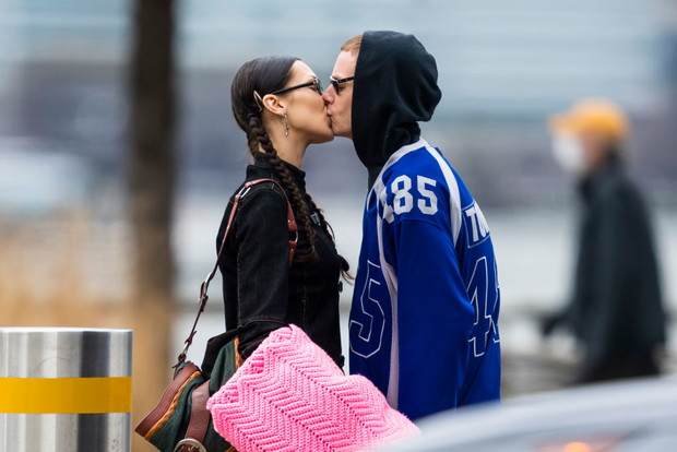 Bella Hadid i Marc Kalman, 2022 rok