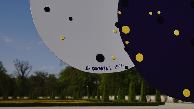 Instalacja „KOSMOS Beaty Konarskiej