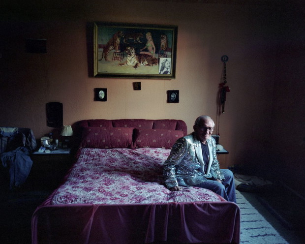 Rafał Milach (ur. 1978) z cyklu „Znikający Cyrk”, 2005–2008 wydruki pigmentowe archiwalne, papier fotograficzny