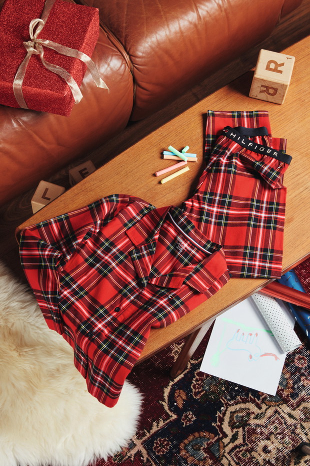 Tworzymy nowe tradycje - odmieniona świąteczna rzeczywistość w nowej kampanii marki Tommy Hilfiger