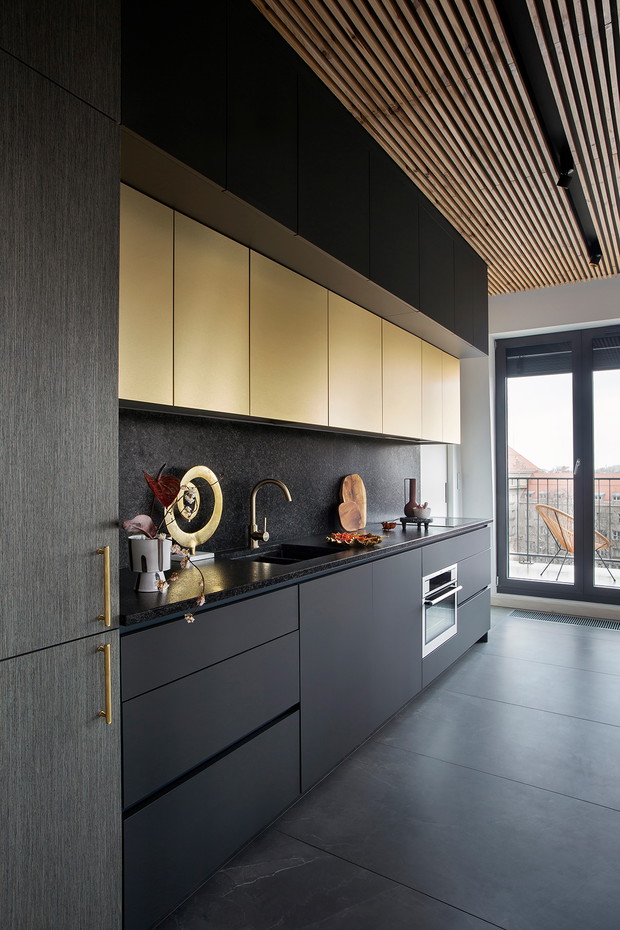 Artystyczny szyk we wrocławskim apartamencie, projekt: Aldona Banasiuk-Suchorzewska, architektka wnętrz, stylizacja: Anna Salak