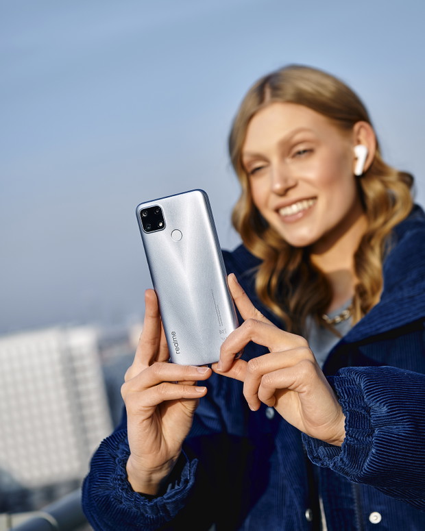 Niezawodny smartfon na każdą kieszeń. Gotowy zawsze, kiedy go potrzebujesz