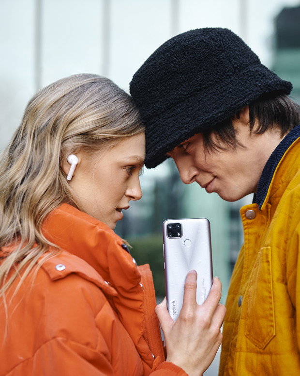 Niezawodny smartfon na każdą kieszeń. Gotowy zawsze, kiedy go potrzebujesz